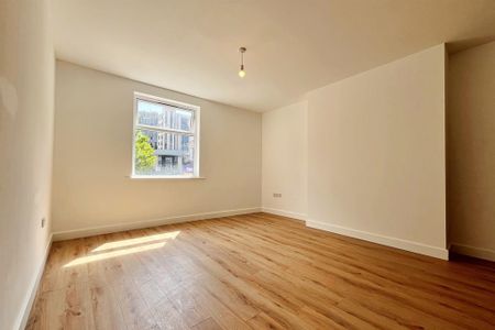 2 bedroom flat to rent - Photo 2