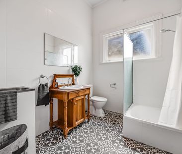 Charming 2-Bedroom House in Glenelg South - Photo 6