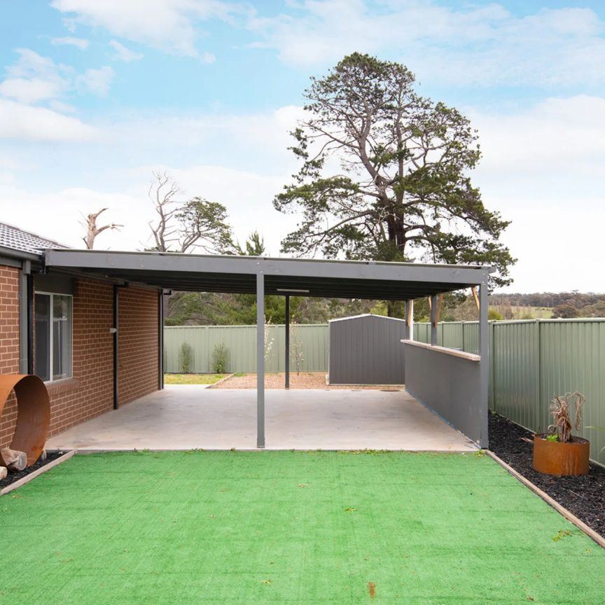 5 Kateesha Court, Campbells Creek. - Photo 1