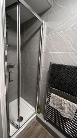 1 bedroom in a house share to rent - Photo 4
