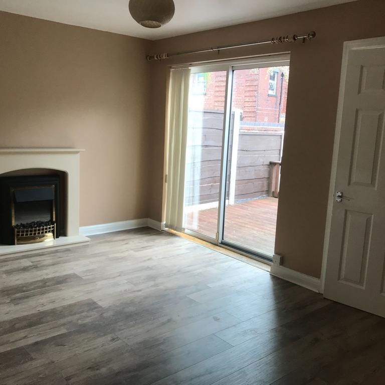 2 bedroom end of terrace house to rent - Photo 1