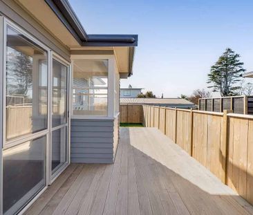 Charming 5BR Home with Deck & Pets OK! - Photo 1