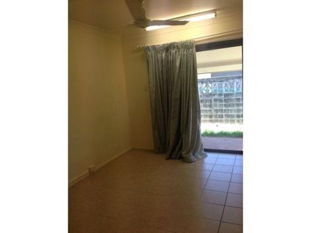 2/13 Beatrice Street, Aitkenvale - Photo 2