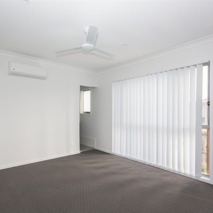 Modern 3 Bedroom Townhouse - Photo 1