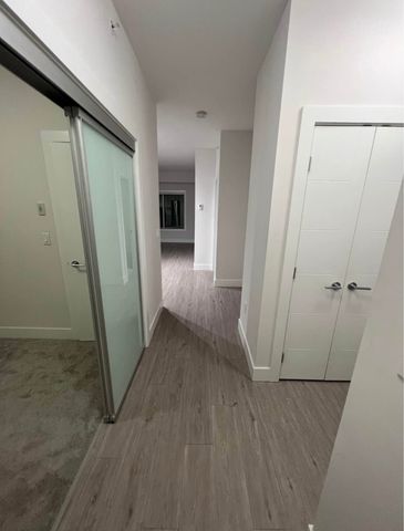 1 bed plus den on lakeshore - Photo 5