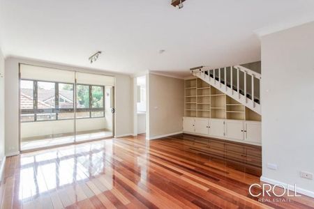 North Facing Two Bedroom Townhouse With Terrace - Photo 4