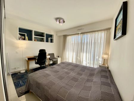 Location Appartement 4 pièces 98m² ANTIBES 06600 - Photo 3