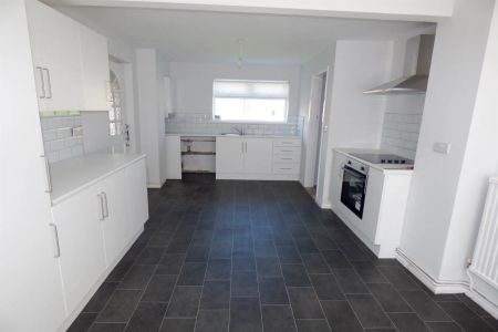 3 bed semi-detached house to rent in Blyton Avenue, South Shields, NE34 - Photo 4