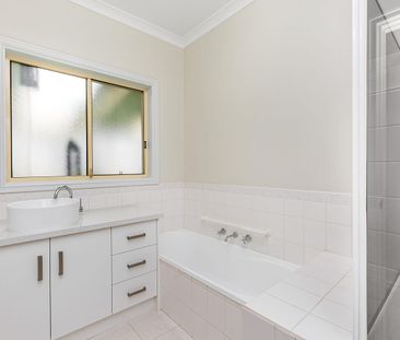 Great Family Home! - Photo 3