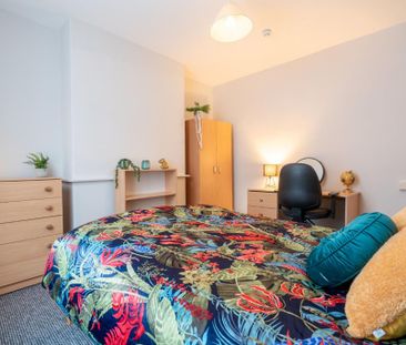 4 bedroom terraced house to rent - Photo 2