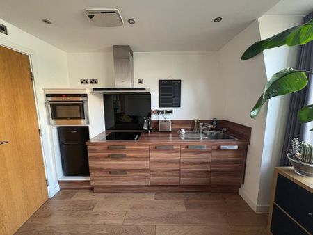 1 bedroom flat to rent - Photo 2