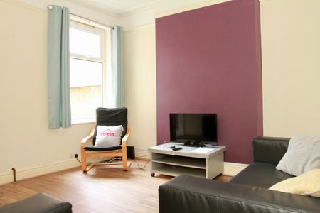 4 Bed Terraced House, Harrow Road, LE3 - Photo 3