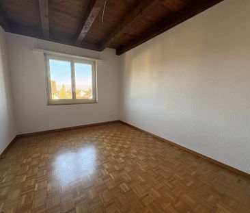 Generous living in charming style - Photo 1