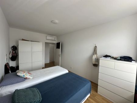 UNBEFRISTET: große 5 Zimmer im frisch ausgebauten Dachgeschoss mit Balkon! - Foto 3