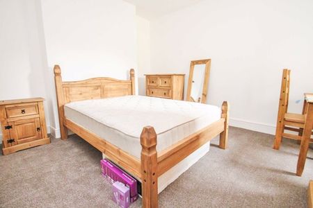 Sedgley Road, Winton - Photo 2