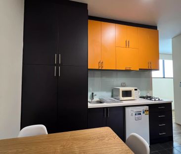 4 People’s Room - Photo 3