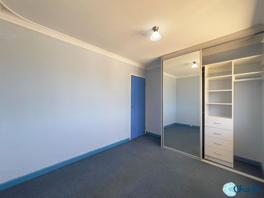 SHOALWATER LOCATION UPSTAIRS 2x1 UNIT !!!! - Photo 1