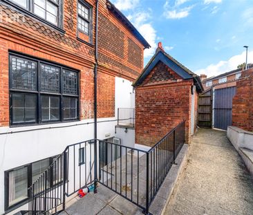 property to rent - Photo 1