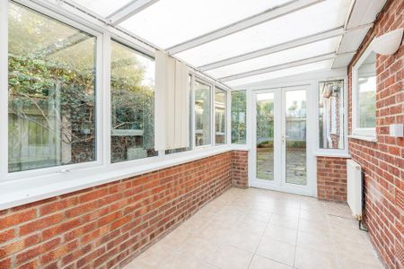 4 bedroom detached house to rent - Photo 4