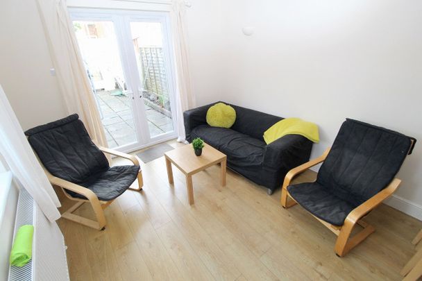 5 bedroom house to rent Harrow Road, Southsea, PO5 - Photo 1