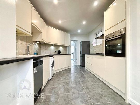 3 bedroom semi-detached house to rent - Photo 1