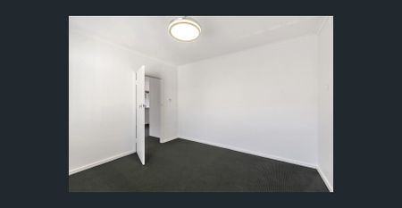 2 BEDROOM UPSTAIRS UNIT IN MAGILL! - Photo 5