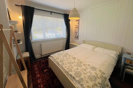 2 bedroom detached bungalow to rent - Photo 3