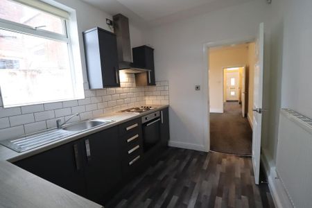 3 bedroom terraced house to rent - Photo 3