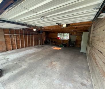 4-Bed Family Home Steps Away From Avonmore LRT Station - Photo 6