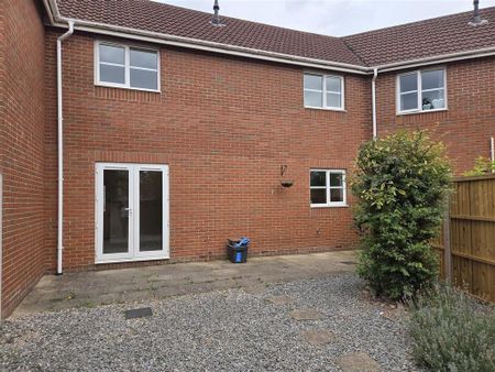 3 bedroom terraced house to rent - Photo 5