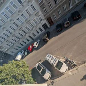 freundliche Hausbewohner, schöner Innenhofgarten, erstklassige Hausverwaltung, ruhige Straße mit vielen Parkplätzen, super Lage - Photo 3