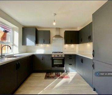 3 bedroom semi-detached house to rent - Photo 3