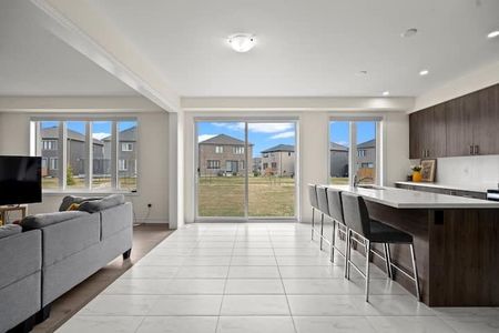 For Lease - 165 ROSANNE Circle, Wasaga Beach, Ontario - Photo 2