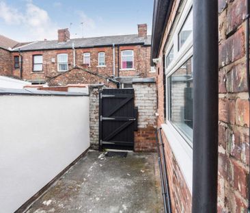 3 bedroom terraced house to rent - Photo 4