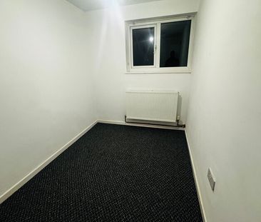 Ardley Close, Dudley, DY2 8NA - Photo 2