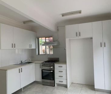 Single Bedroom Residence For Lease Now! - Photo 4