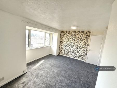 1 bedroom flat to rent - Photo 2