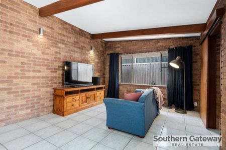 Great Location!! LEASE PENDING - Photo 2