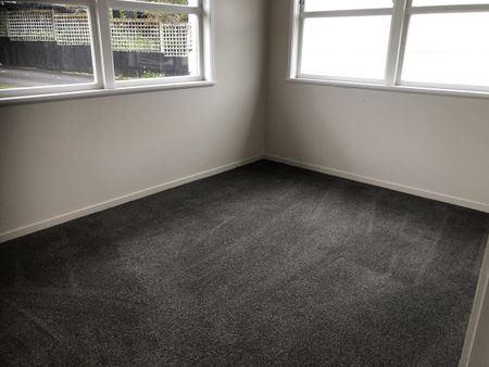 488 Hillsborough Road - Photo 3