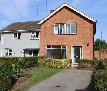 3 bedroom semi-detached house to rent - Photo 2