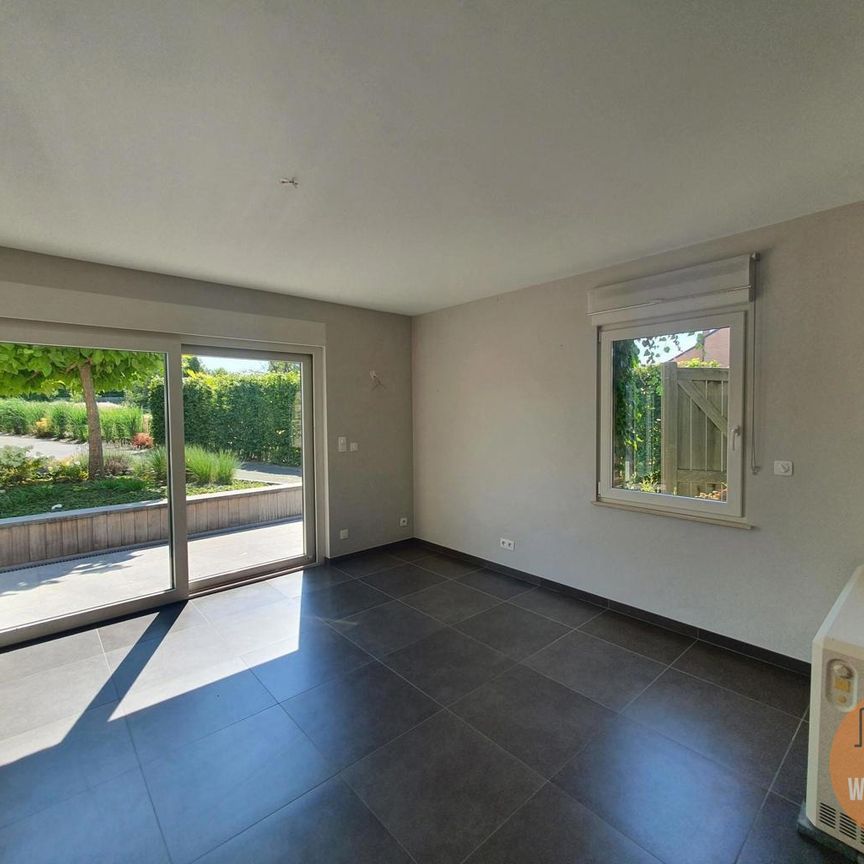 Sint-Pieters-Leeuw Vlezenbeek Lenniksebaan 1094 - Photo 1