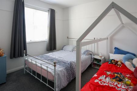 3 bedroom semi-detached house to rent - Photo 5