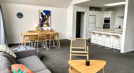 Immaculate Fully Furnished Scandi Inspired Townhouse! - Photo 2