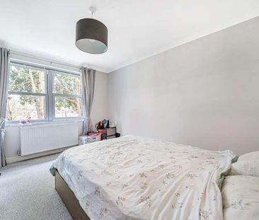 Rookwood Court, Guildford, GU2 - Photo 4