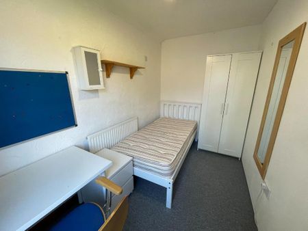 5 bedroom semi-detached house to rent - Photo 4