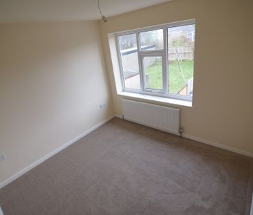 To Let 3 Bed Semi-Detached House - Photo 2