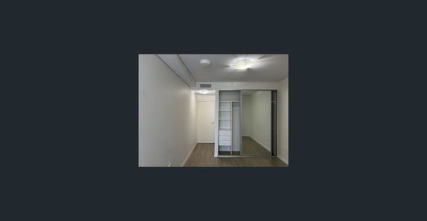 Massive sized two bedroom apartment in Mascot - Photo 1