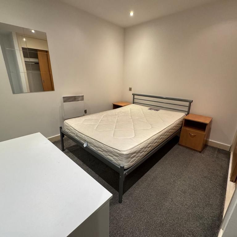 2 bedroom flat to rent - Photo 1