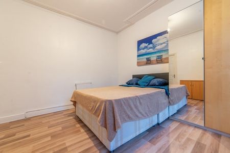 Room in a Shared Flat, London, E7 - Photo 2