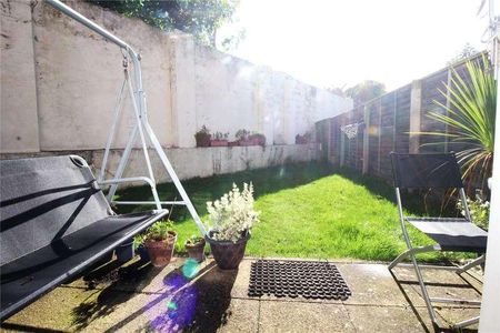 Rochester Road, Gravesend, Kent, DA12 - Photo 3